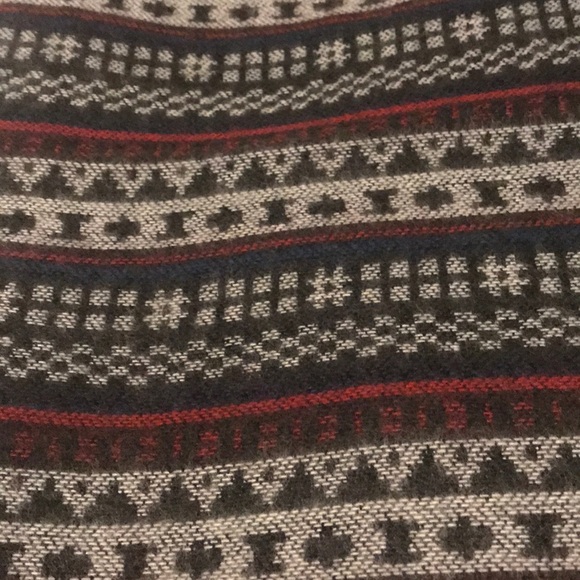 Huge scarf. Never worn. Excellent condition - Picture 5 of 6